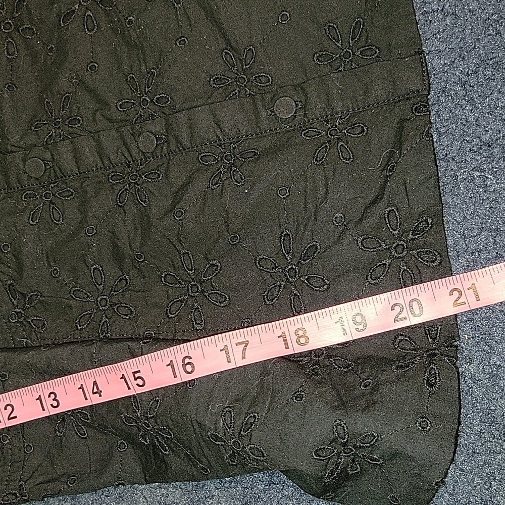 GAP Black Cropped Stretch Top - Picture 7 of 8